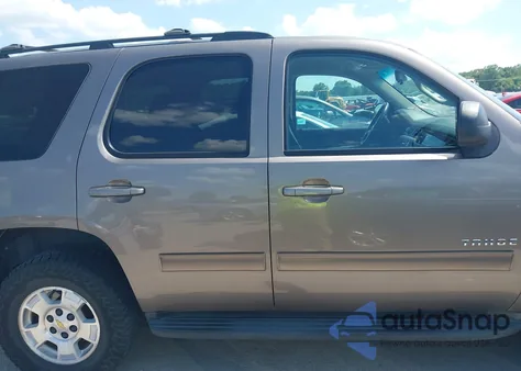 2011 Chevrolet Tahoe Ls z USA, uszkodzony, nr VIN 1GNSKAE0XBR392458